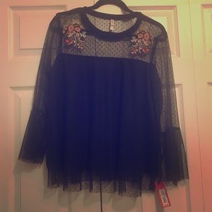 Brand new! Embroidered floral top